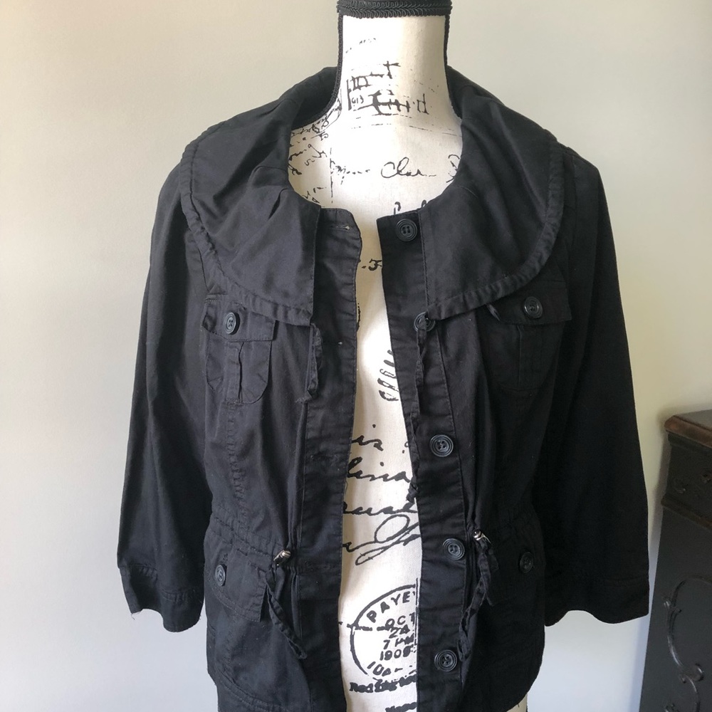 Cute black jacket with collar